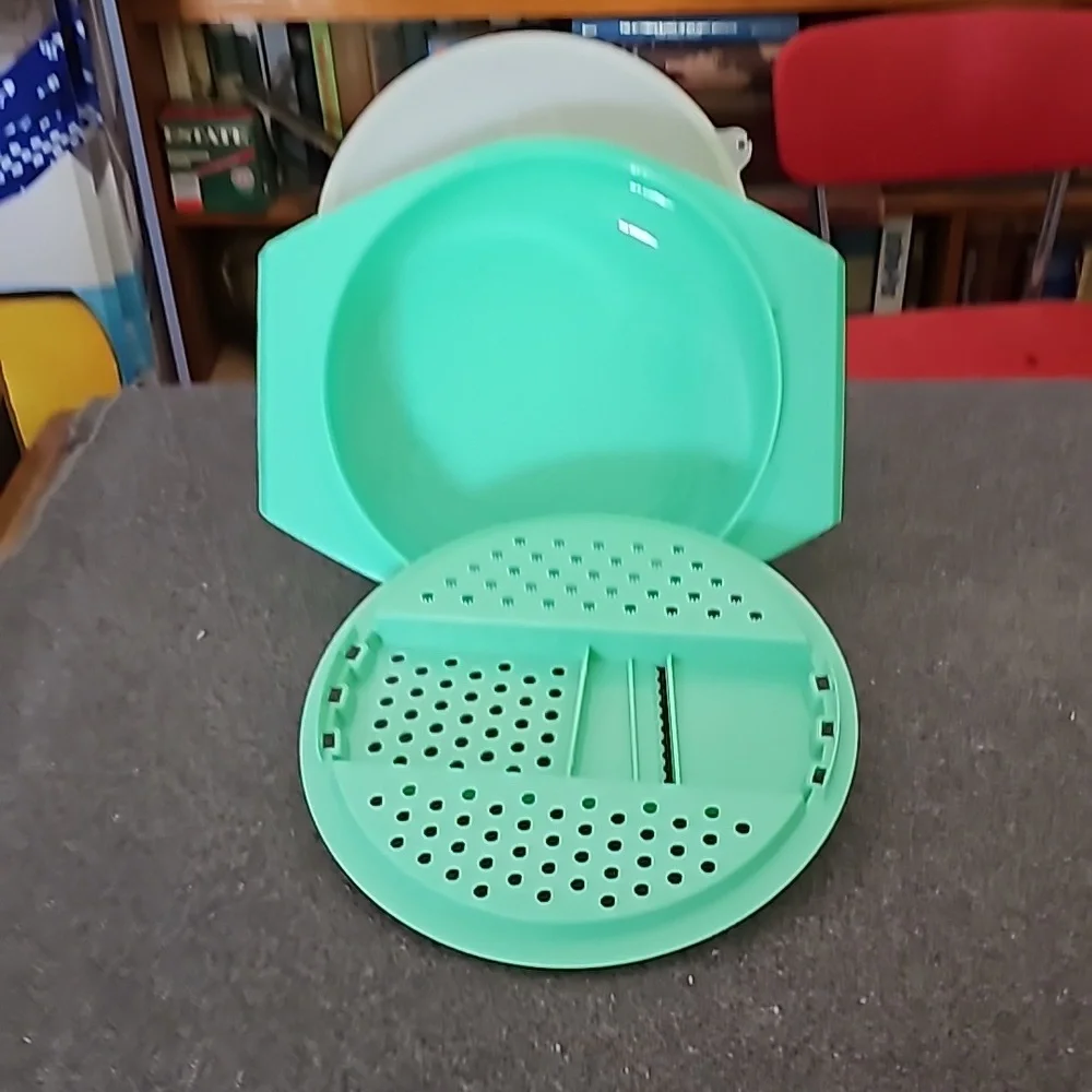 Vintage Tupperware Cheese Grater Slicer Shredder Round Jadite Green